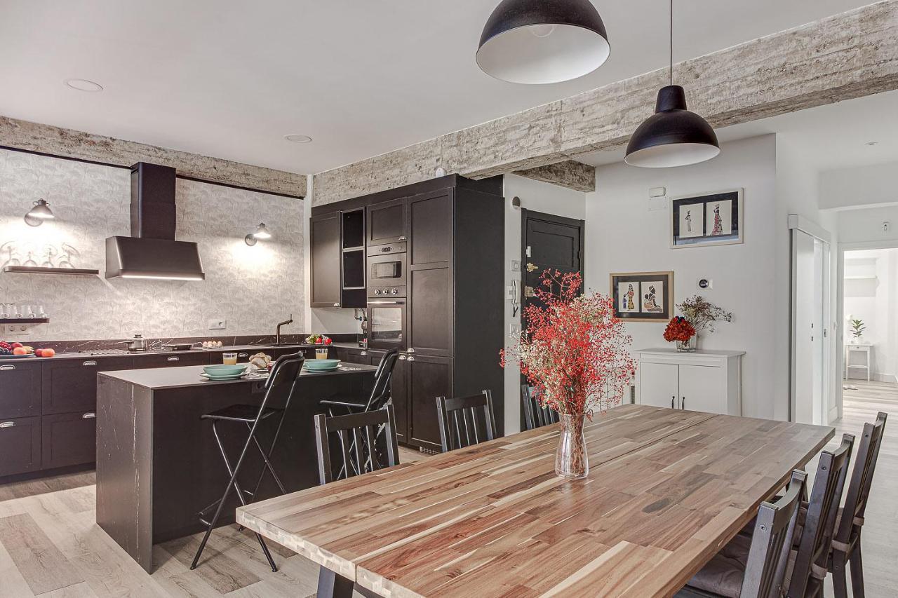 א-קורוניה Central Square Deluxe Apartment מראה חיצוני תמונה