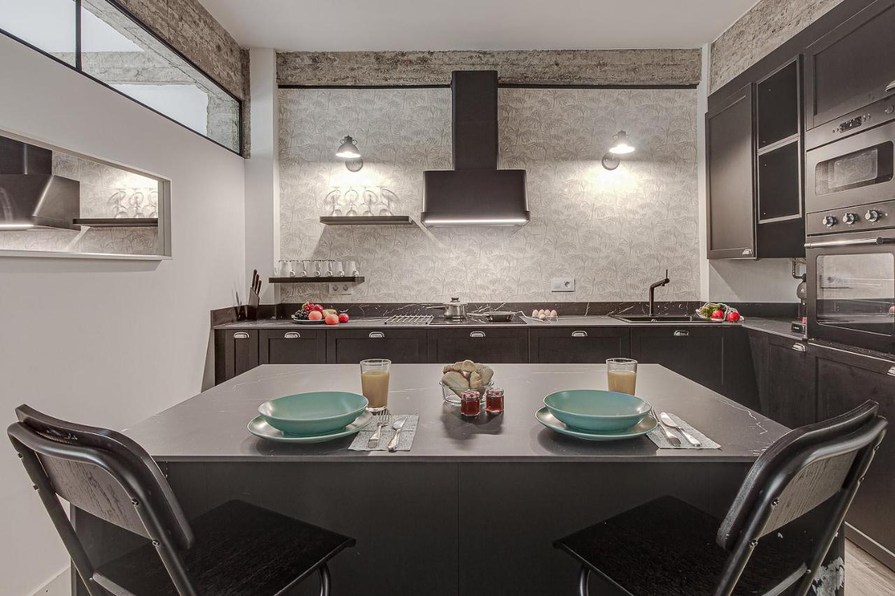 א-קורוניה Central Square Deluxe Apartment מראה חיצוני תמונה