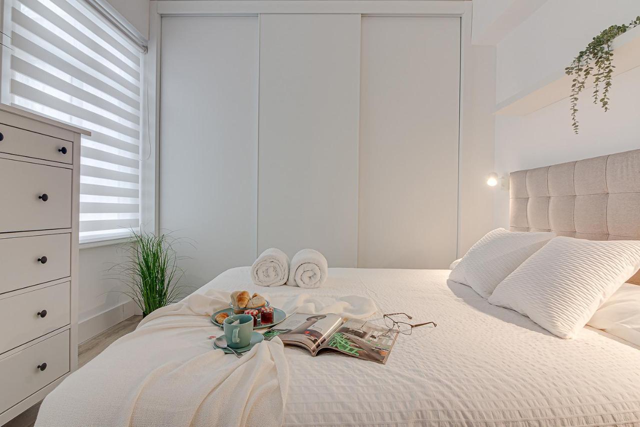 א-קורוניה Central Square Deluxe Apartment מראה חיצוני תמונה